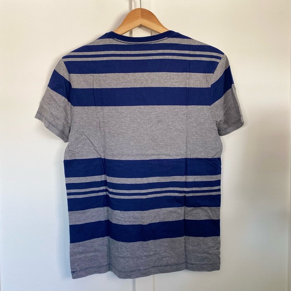 BANANA REPUBLIC Striped V-Neck Tee Shirt - Picture 4 of 10